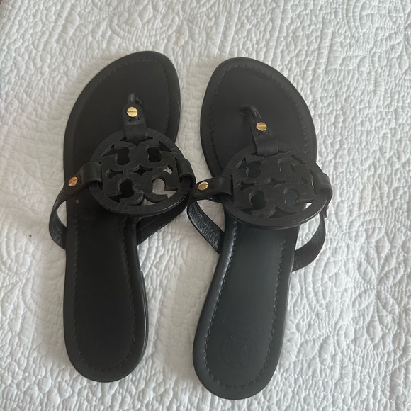 Tory Burch Black Thong Sandals with Medallion Design - Picture 1 of 3